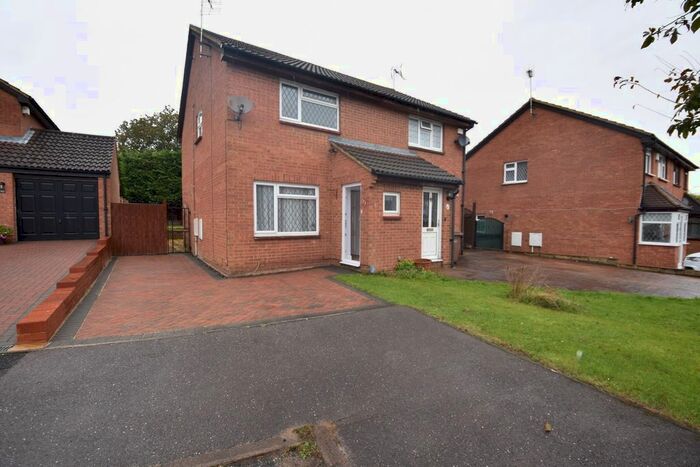 2 Bedroom Semi-Detached House To Rent In Leygreen Close, Luton, Bedfordshire, LU2