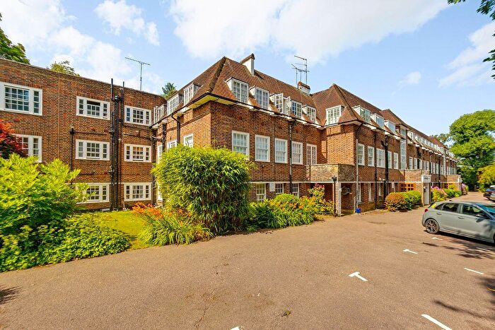 2 Bedroom Flat For Sale In Corringham Road, Golders Green, NW11