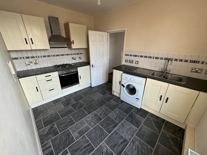 2 Bedroom Flat To Rent In Newbridge Road, Hull, HU9