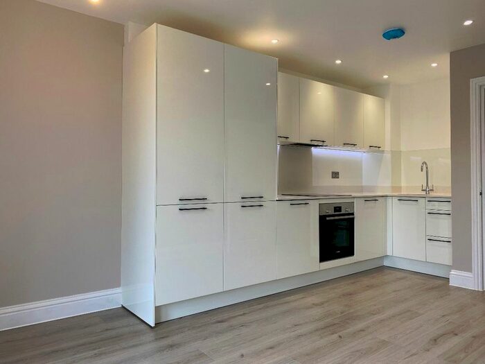 1 Bedroom Flat To Rent In Canbury Park Road, Kingston Upon Thames, KT2