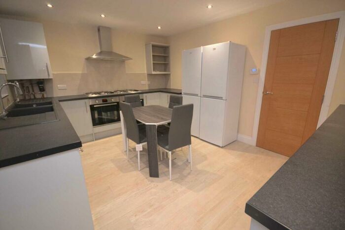 6 Bedroom Semi-Detached House To Rent In Christchurch Road, Reading, RG2