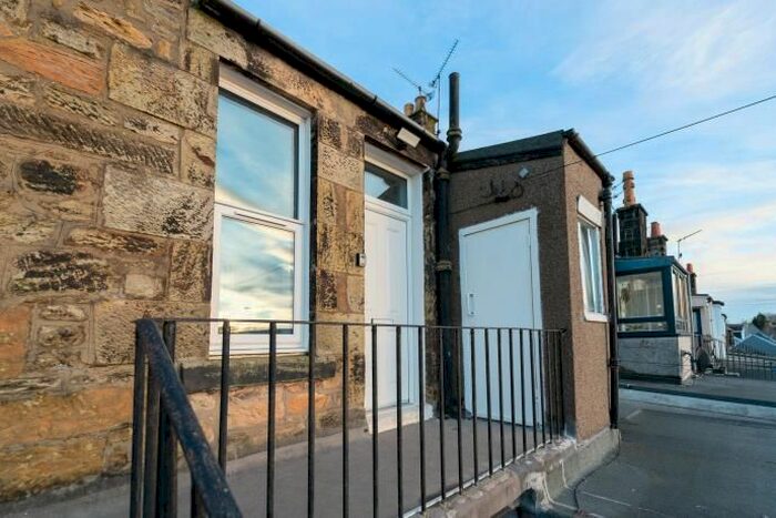 2 Bedroom Flat To Rent In Dean Road, Bo'ness, EH51