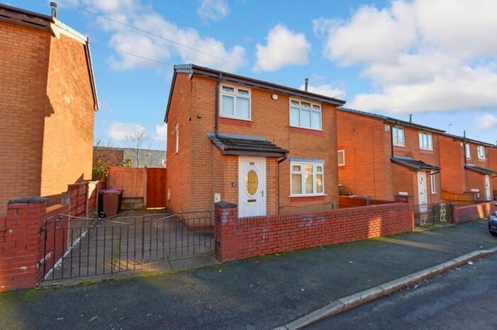 3 Bedroom Detached House To Rent In Brackley Street, Walkden, Manchester M28
