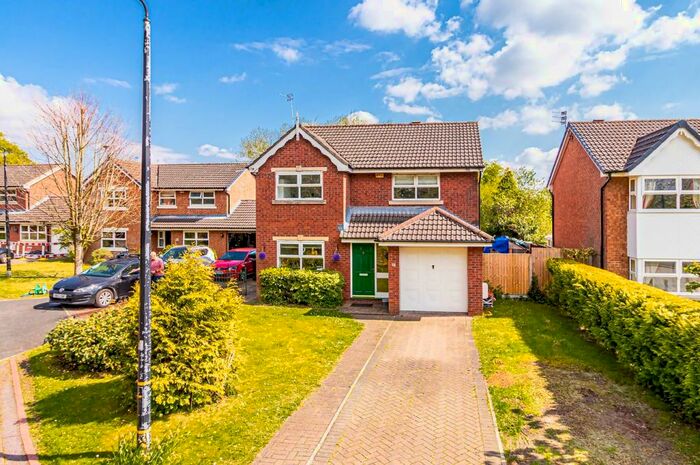 4 Bedroom Detached House For Sale In Brook Farm Close, Partington, Manchester, M31