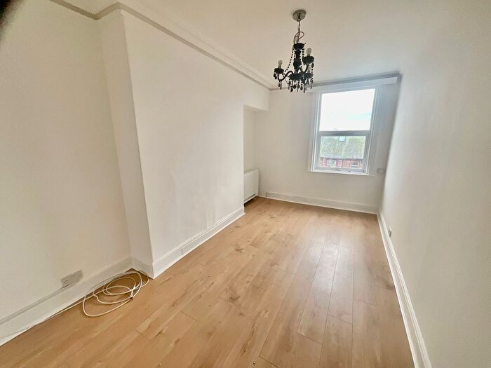 1 Bedroom Flat To Rent In Aberdeen Walk, Scarborough, YO11