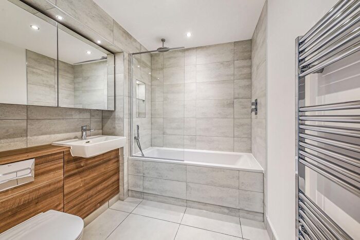 2 Bedroom Flat To Rent In Alwyne Court, Garnet Place, West Drayton, UB7