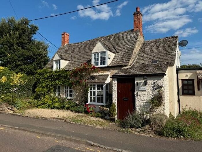 2 Bedroom Cottage For Sale In Sherborne Street, Lechlade, GL7
