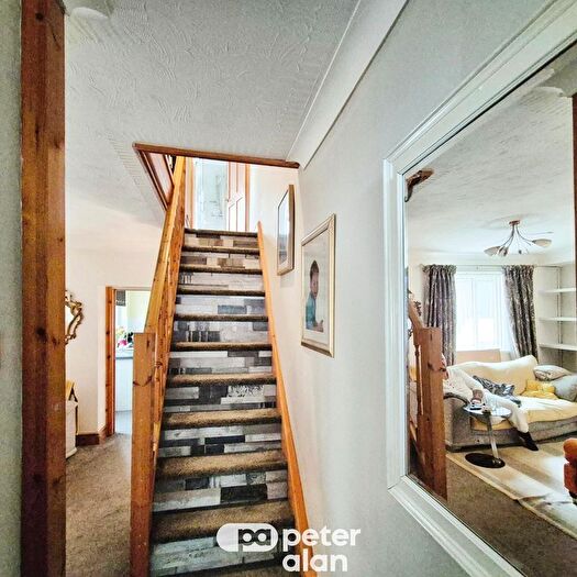 2 Bedroom Property To Rent In Old Road, Skewen, Neath, SA10