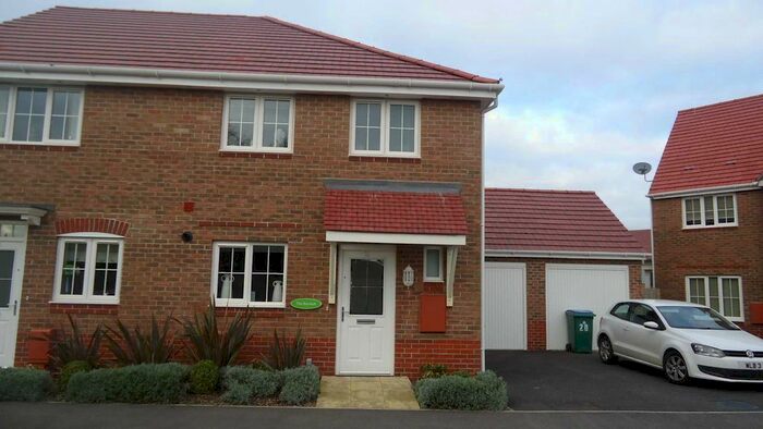 3 Bedroom Semi-Detached House To Rent In Fourteen Acre Avenue, Felpham, PO22