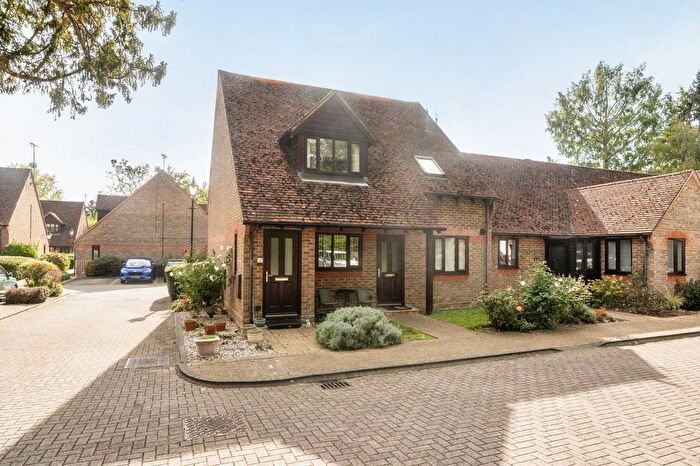 1 Bedroom Flat For Sale In Watermill Court, Reading, RG7
