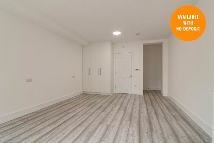 1 Bedroom House Of Multiple Occupation To Rent In Room - Northumberland Road, North Harrow, HA2