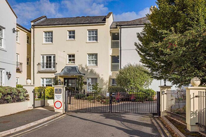 2 Bedroom Flat For Sale In Commercial Street, Cheltenham, Gloucestershire, GL50