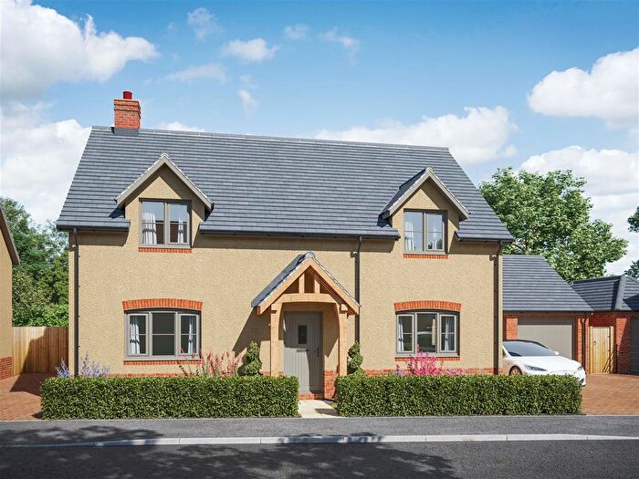 4 Bedroom Detached House For Sale In Chestnut Drive, Staunton, Gloucester, GL19
