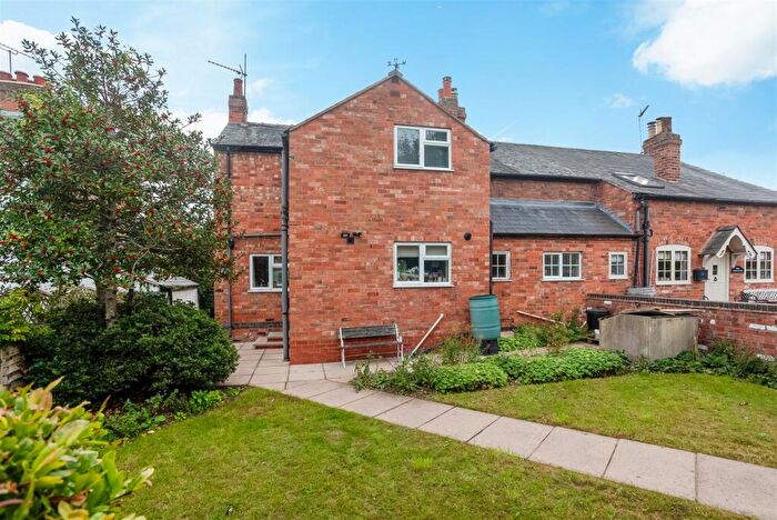 2 Bedroom Cottage For Sale In Lowes Lane, Wellesbourne, CV35