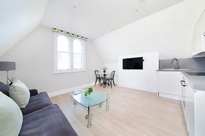 1 Bedroom Flat To Rent In Chelsham Road, Clapham, SW4