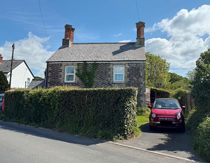4 Bedroom Semi-Detached House For Sale In Amp; Lyndhurst Cottages, Main Road, Porchfield, Newport, Isle Of Wight, PO30