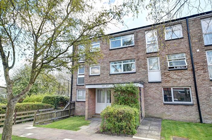1 Bedroom Flat To Rent In Friarswood, Pixton Way, Croydon, CR0