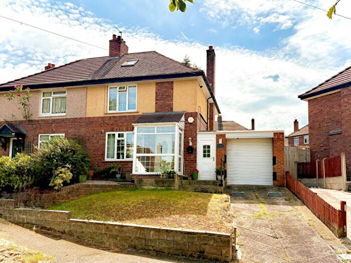 3 Bedroom Semi-Detached House For Sale In Ash Road, Dudley, DY1