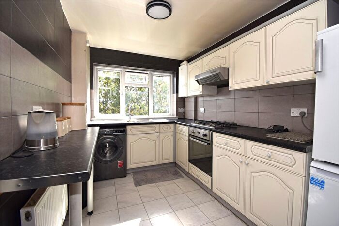 2 Bedroom Flat To Rent In Willowdene Court, High Road, Whetstone, London, N20