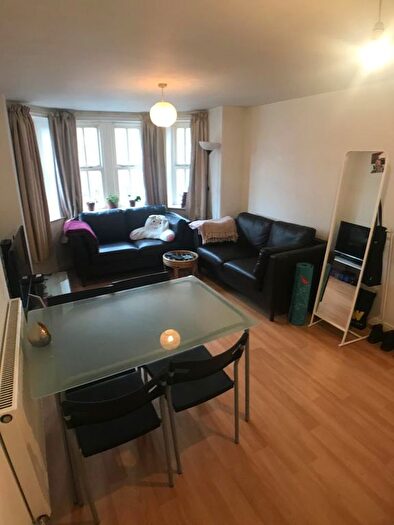 2 Bedroom Flat To Rent In Bed – Maple Gardens, , Wilmslow Road, Withington, M20