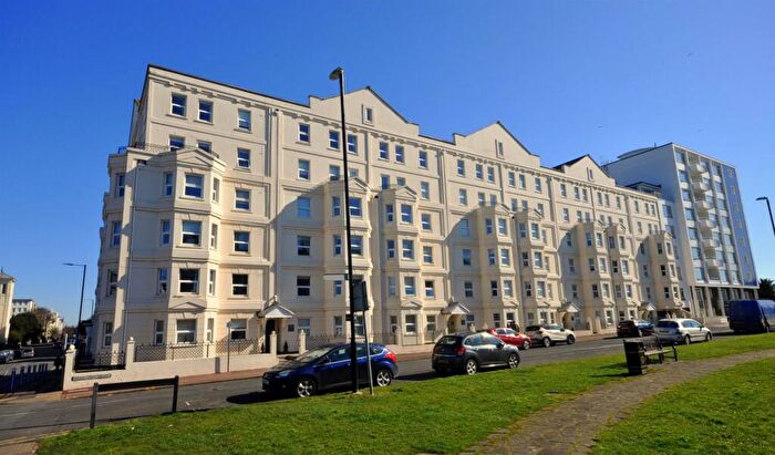 2 Bedroom Flat For Sale In Wilmington Square, Eastbourne, BN21