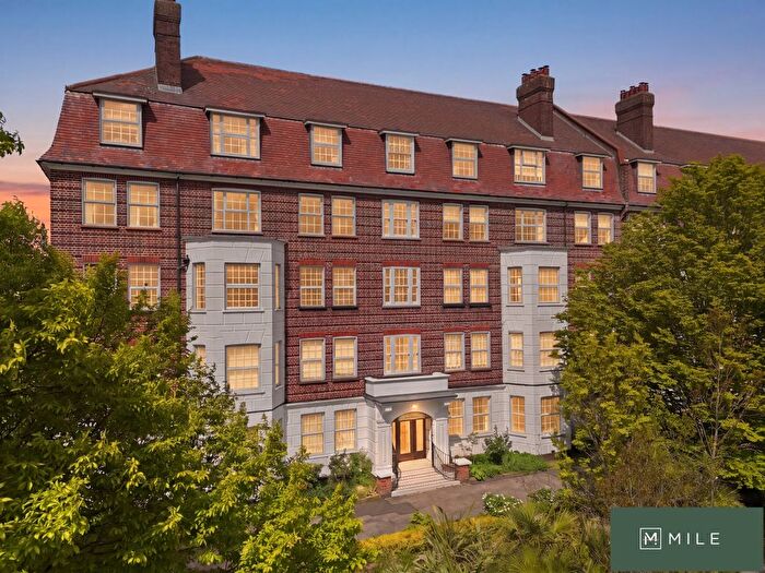 3 Bedroom Flat For Sale In Clarendon Court, Sidmouth Road, London, NW2
