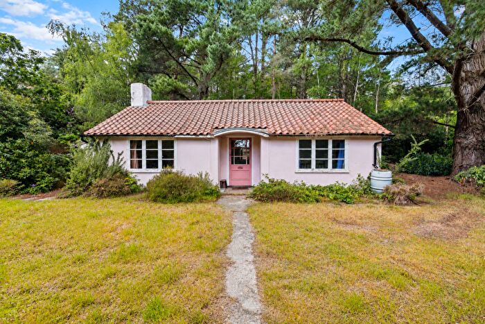 2 Bedroom Bungalow For Sale In Sandgate Lane, Storrington, RH20