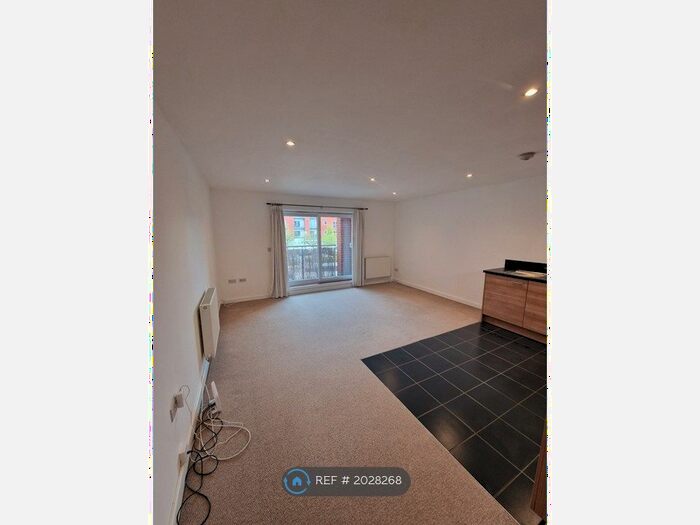 2 Bedroom Flat To Rent In Merrick House, Reading, RG2