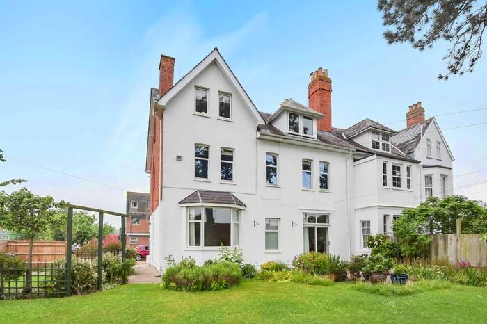 2 Bedroom Flat To Rent In Foxborough Road, Radley, OX14