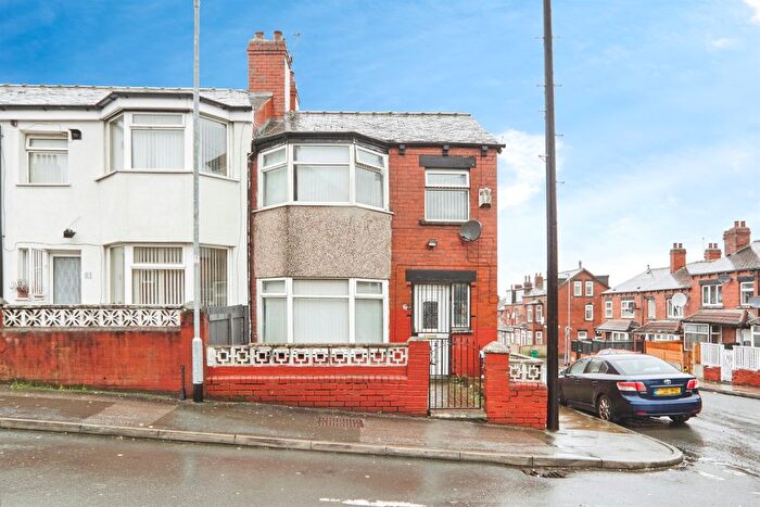 3 Bedroom End Terrace House For Sale In Ashton Road, Leeds, LS8