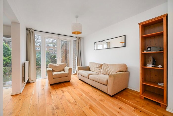 2 Bedroom Flat To Rent In Chilton Street, London, E2