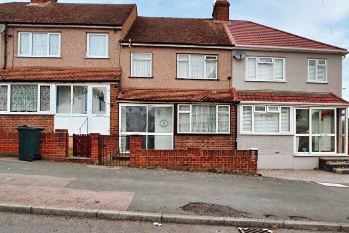 3 Bedroom Terraced House For Sale In Warren Road, Dartford, DA1