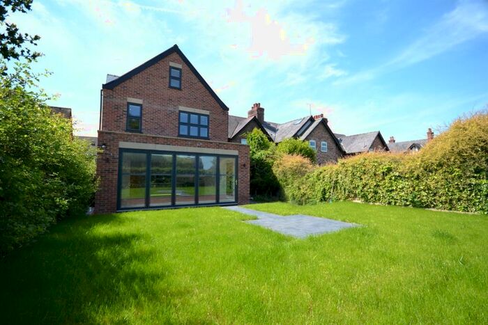 4 Bedroom Detached House For Sale In Knutsford Road, Chelford, Macclesfield, SK11