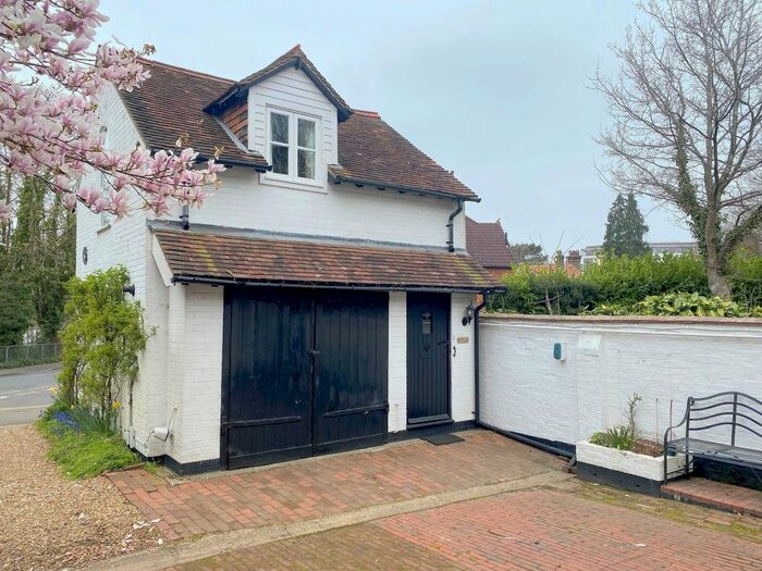 Studio To Rent In Linden Park Road, Tunbridge Wells, TN2