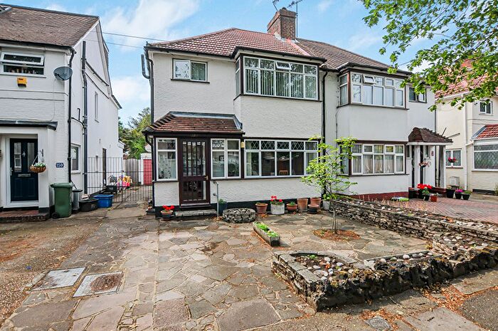 3 Bedroom Semi-Detached House For Sale In Argyle Avenue, Whitton, TW3