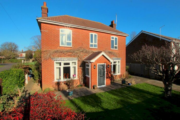 3 Bedroom Detached House For Sale In Fourth Avenue, Denvilles, PO9