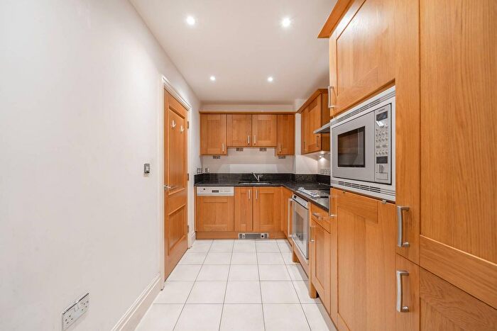 2 Bedroom Flat To Rent In Imperial Wharf, Imperial Wharf, London, SW6