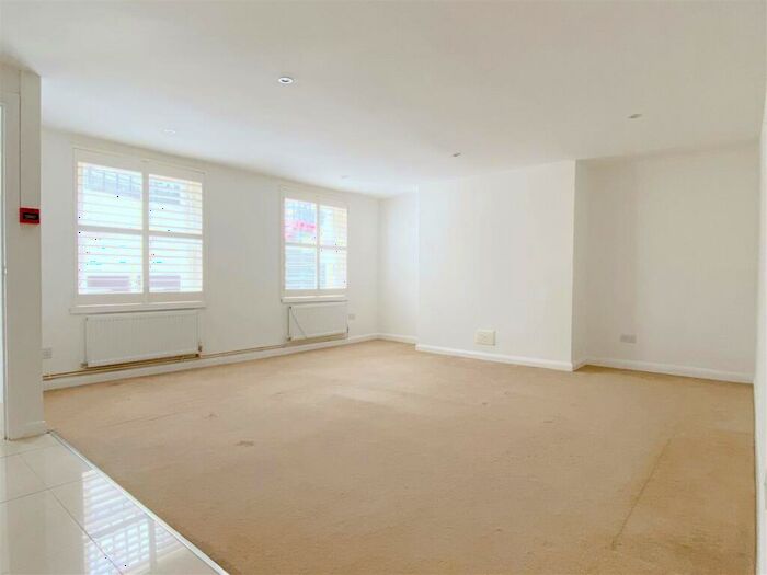 2 Bedroom Flat To Rent In Devonshire Place - Rear Patio, BN2