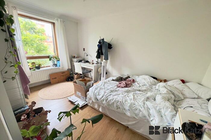 3 Bedroom Flat To Rent In Brandon Street, Elephant And Castle, SE17