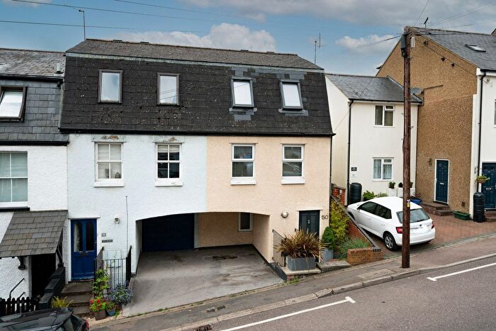 5 Bedroom End Of Terrace House For Sale In Glenview Road, Boxmoor, HP1