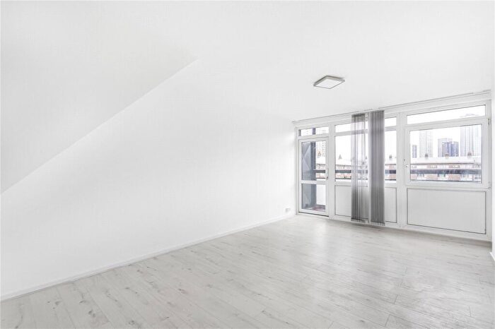 2 Bedroom Apartment To Rent In Cottage Street, London, E14