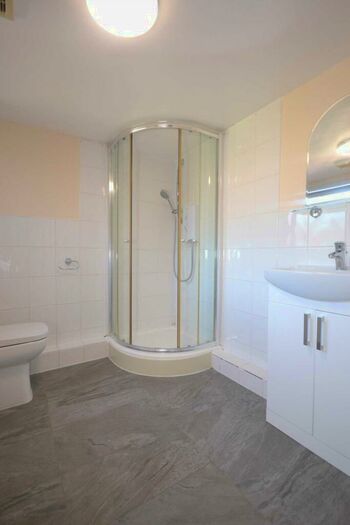 6 Bedroom House To Rent In Grange Avenue, University Area, RG6