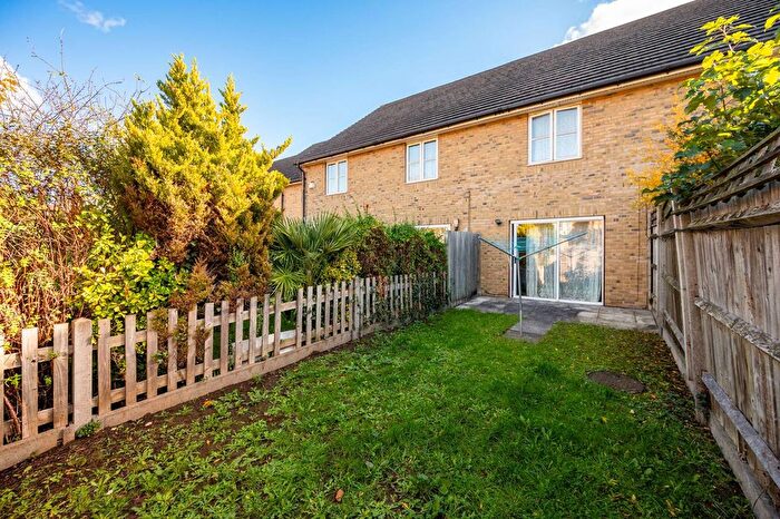 3 Bedroom Property For Sale In Banfield Road, Peckham Rye, London, SE15