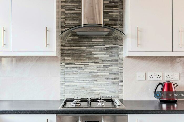 3 Bedroom Flat To Rent In Leighton Street, South Shields, NE33