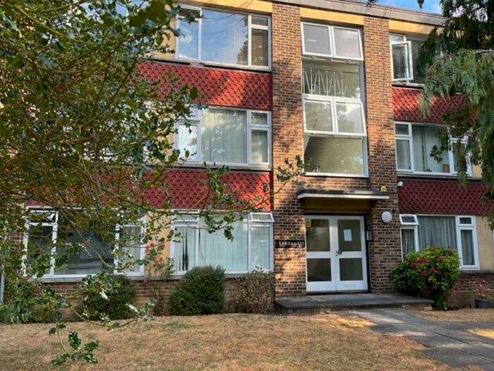 1 Bedroom Flat To Rent In Willow Grove, Chislehurst, BR7