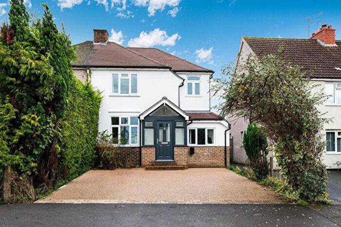 4 Bedroom Semi-Detached House To Rent In Oatfield Road, Tadworth, KT20