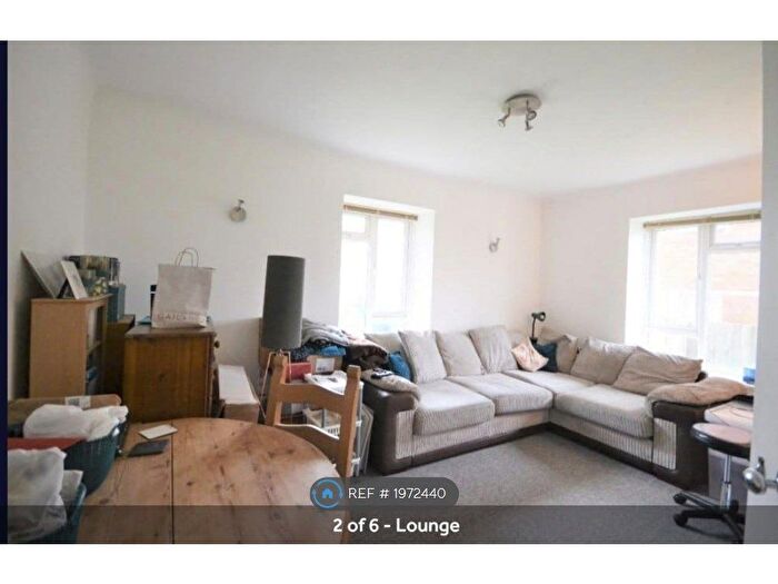2 Bedroom Flat To Rent In Rutland Court, Hove, BN3