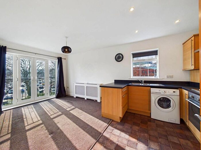 2 Bedroom Flat For Sale In Priory Chase, Pontefract, WF8