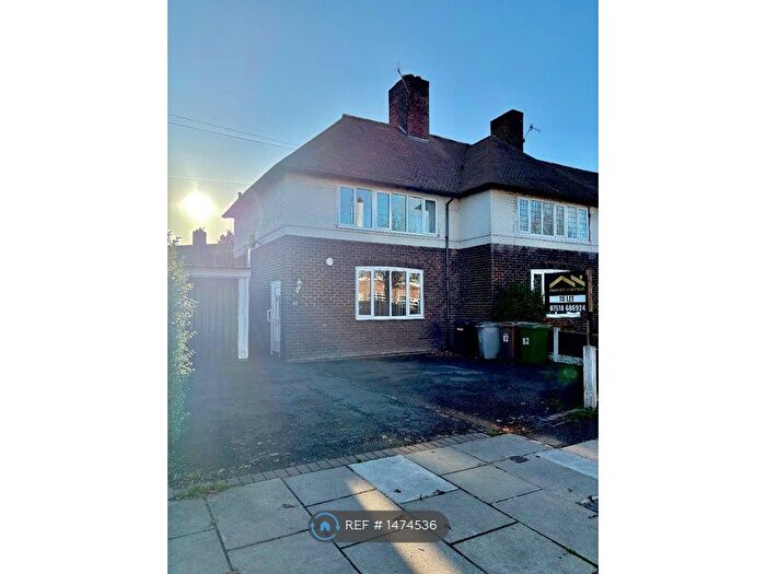 3 Bedroom Semi-Detached House To Rent In Port Causeway, Wirral, CH62