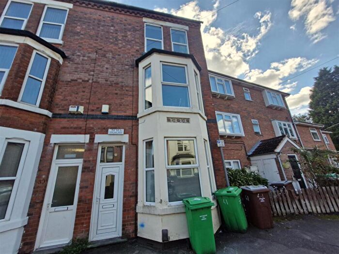 4 Bedroom Private Hall To Rent In Grove Road, Lenton, NG7